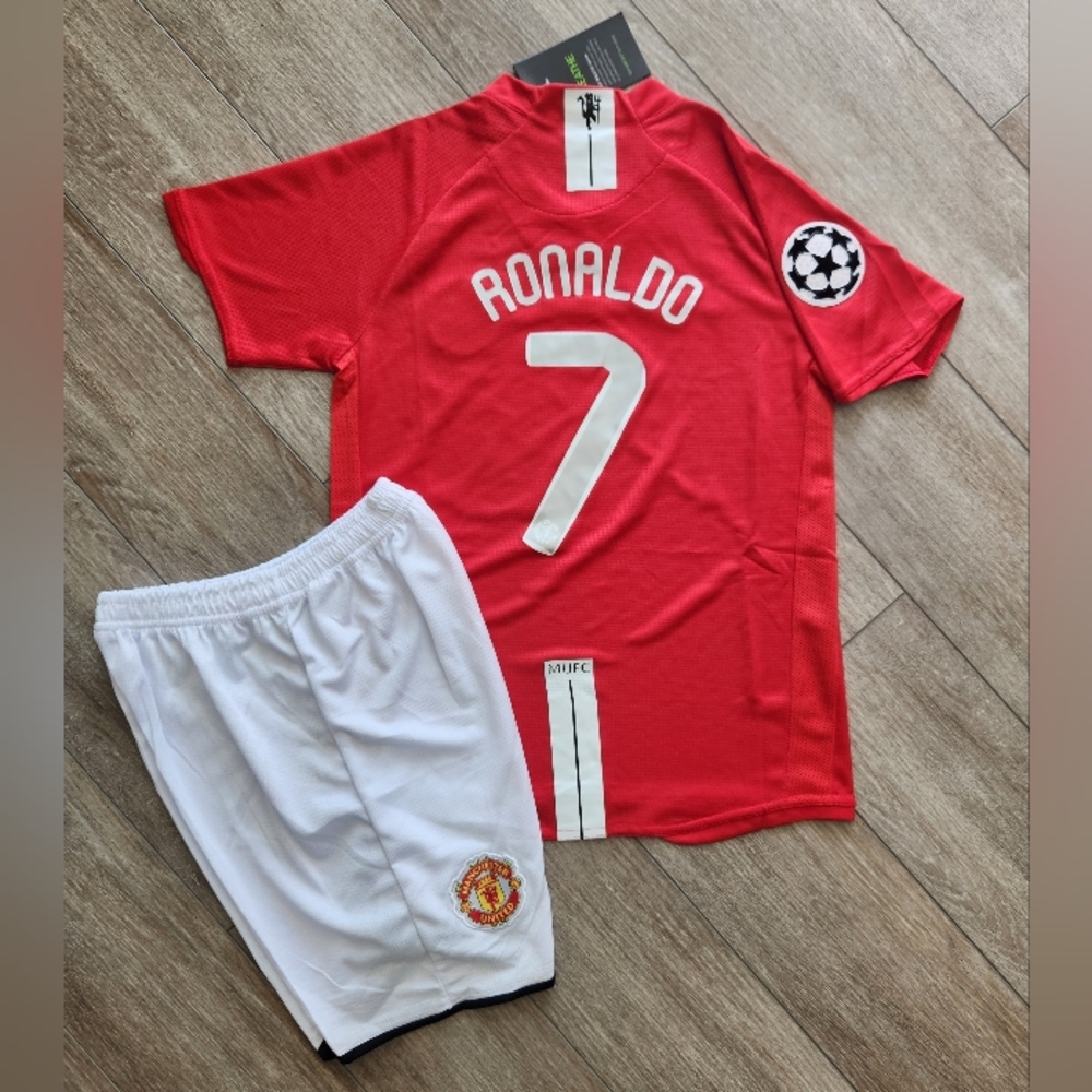 Manchester United Team Boy Sports Set For 2018 Final Season